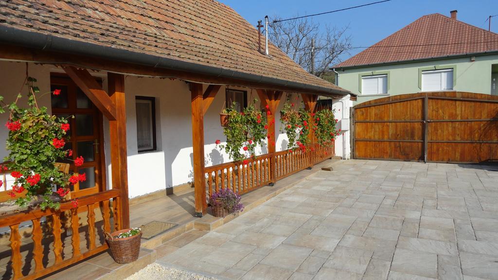 Gerendás Vendégház Egerszalók Quarto foto